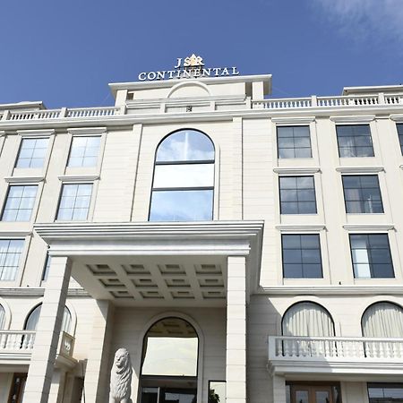 Hotel Jsr Continental Dehradun Buitenkant foto