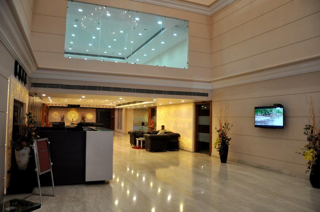 Hotel Jsr Continental Dehradun Buitenkant foto