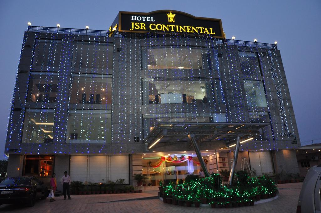 Hotel Jsr Continental Dehradun Buitenkant foto
