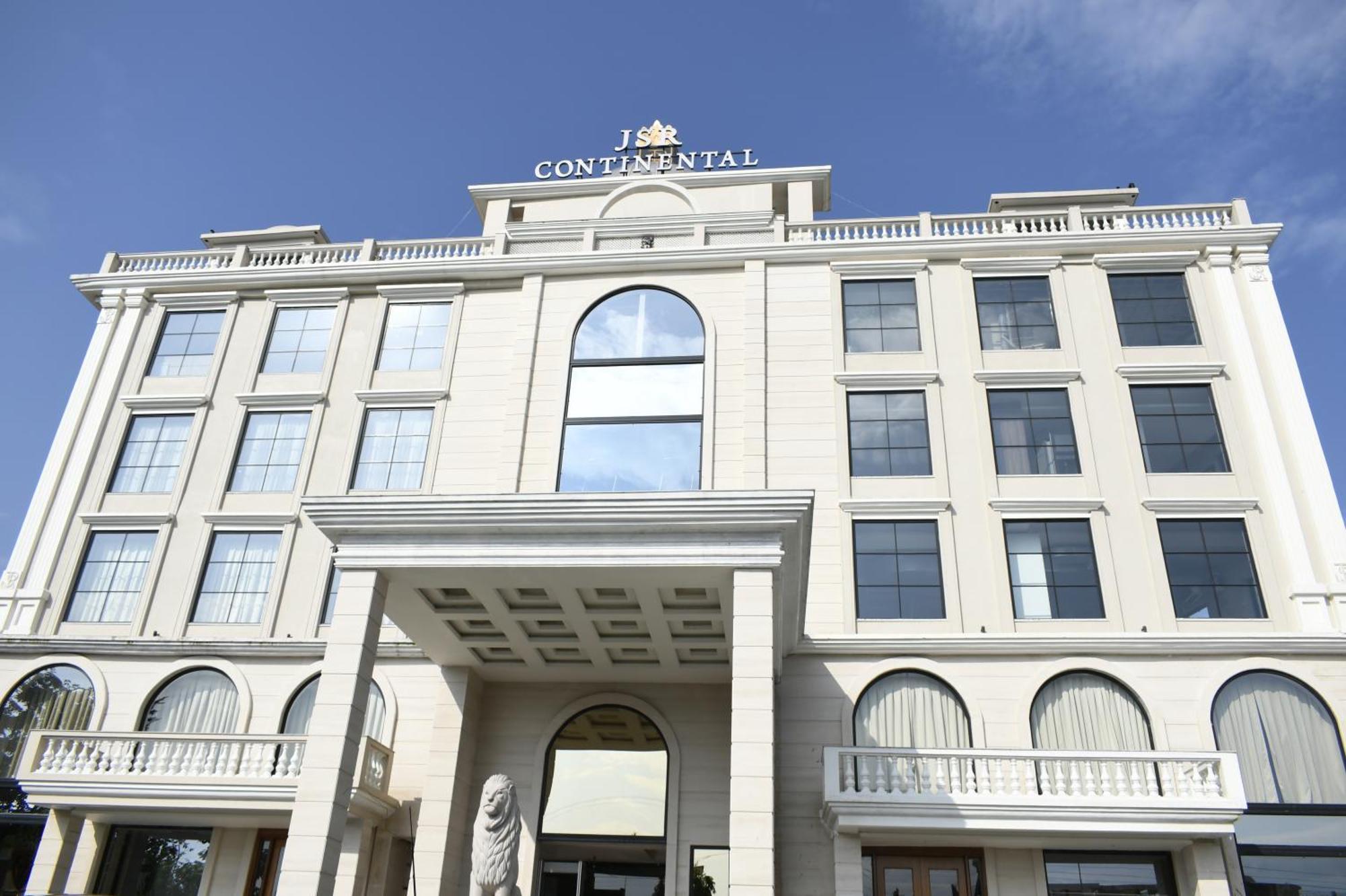 Hotel Jsr Continental Dehradun Buitenkant foto