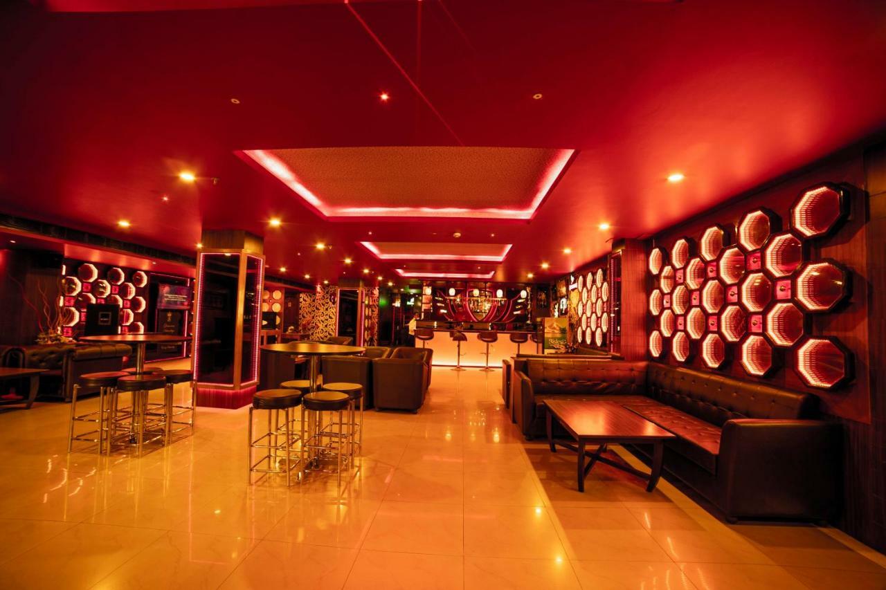 Hotel Jsr Continental Dehradun Buitenkant foto