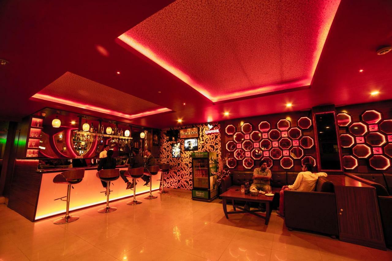 Hotel Jsr Continental Dehradun Buitenkant foto